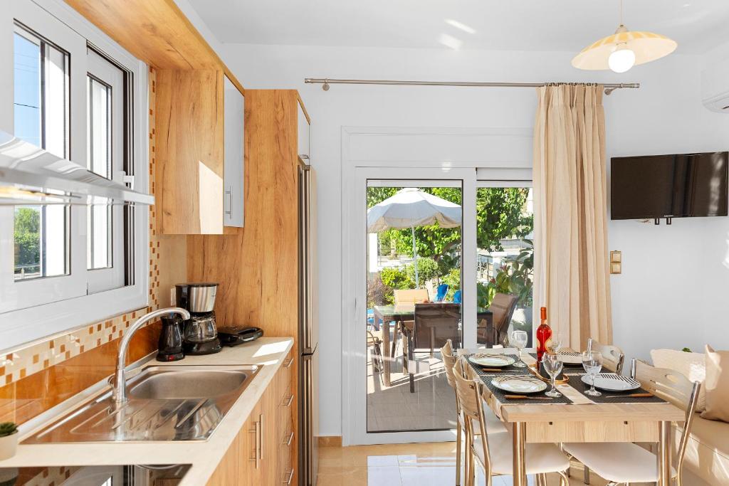 Contemporary appliances and amenities in the kitchen of Paul's Garden